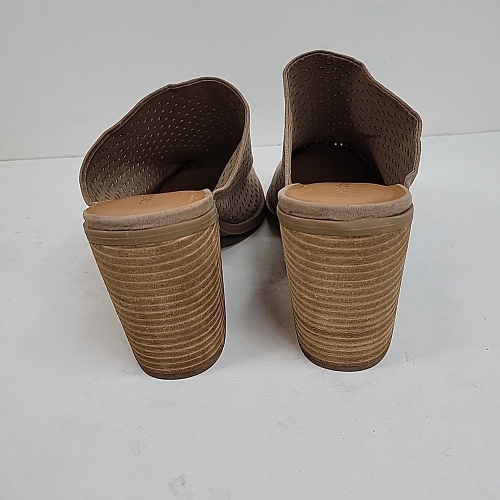Madden Girl Heeled Mules Perforated Upper Leather Womens Sz 8 M Block 3" Heel - Picture 4 of 7